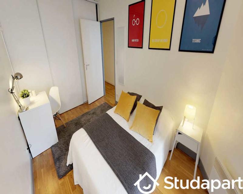 Chambre - 70 m² - 1 pièce