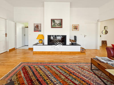 Villa - 260 m² - 8 pièces