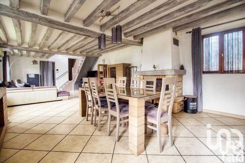 Maison - 202 m² - 8 pièces