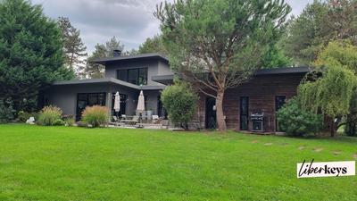 Maison d'architecte - 270 m² - 8 pièces