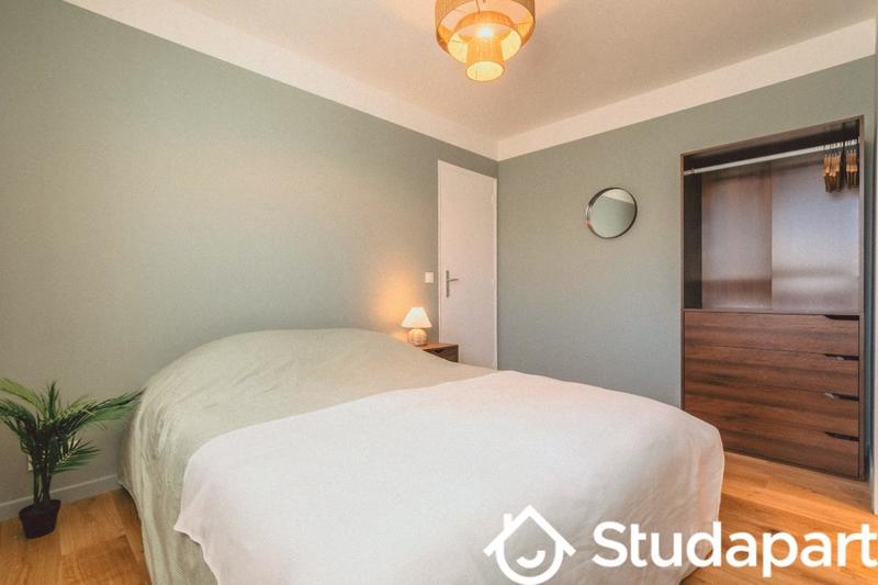 Chambre - 11 m² - 1 pièce