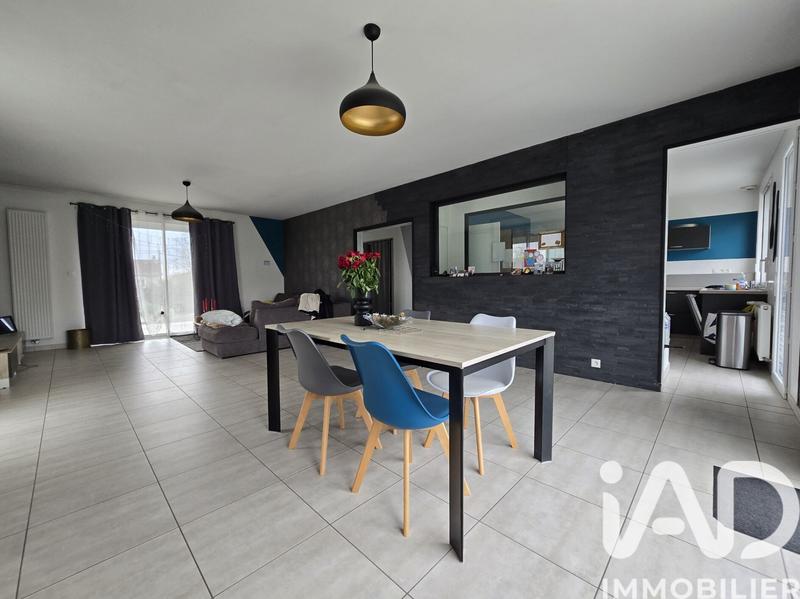 Maison - 222 m² - 7 pièces