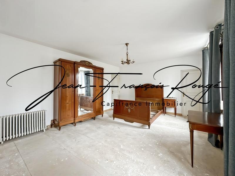 Maison - 243 m² - 10 pièces