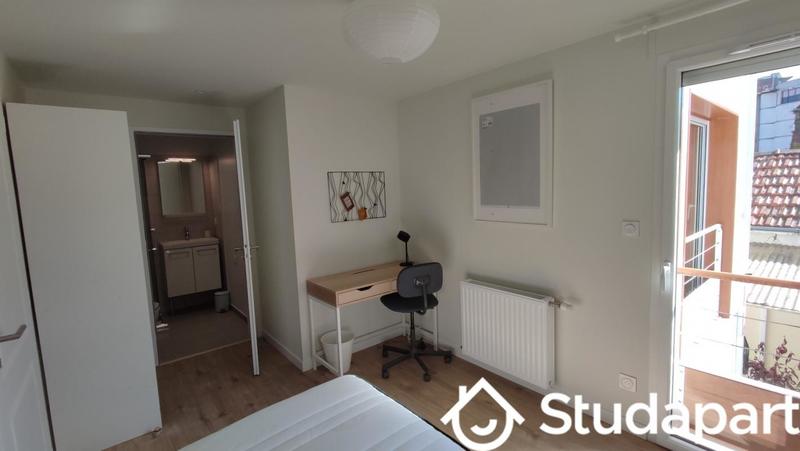 Chambre - 11 m² - 1 pièce