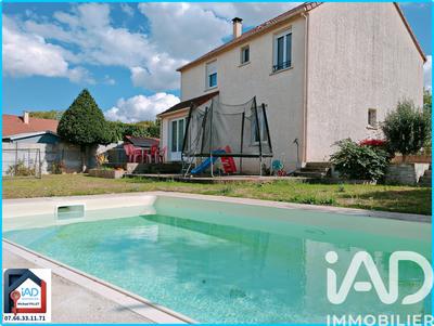 Maison - 140 m² - 6 pièces