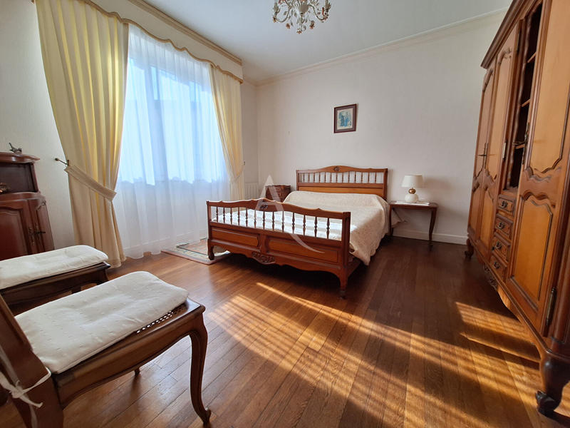 Maison - 160 m² - 8 pièces