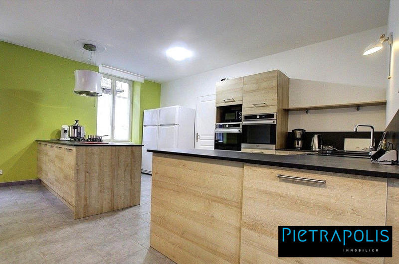 Maison ancienne - 405 m² - 12 pièces