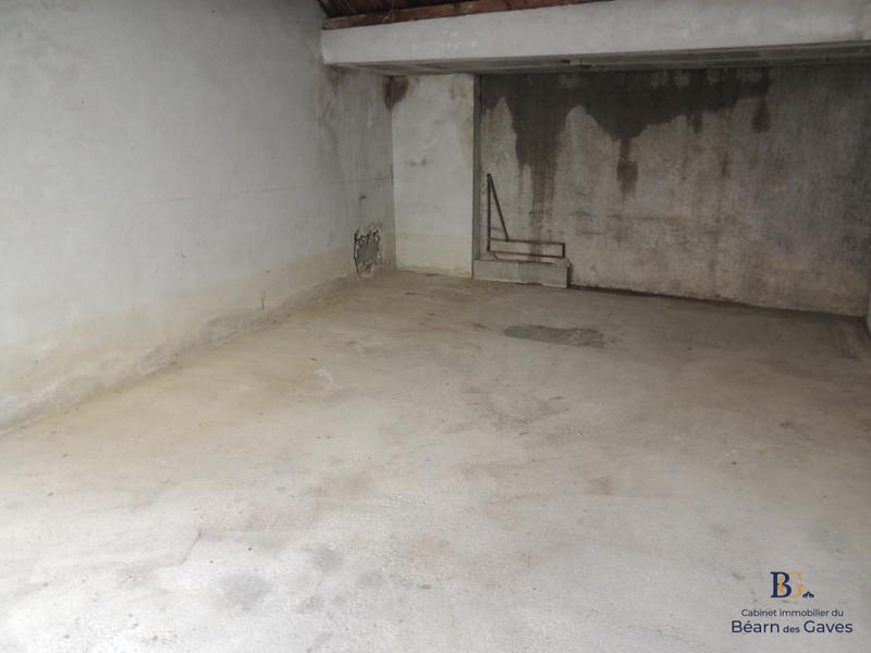 Parking / Garage - 15 m²