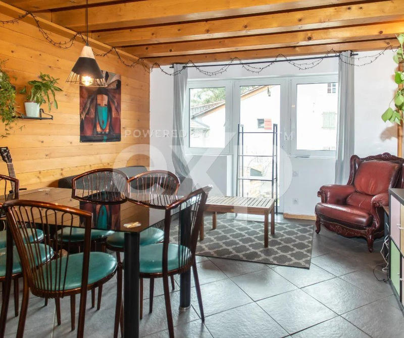 Maison traditionnelle - 144 m² - 5 pièces