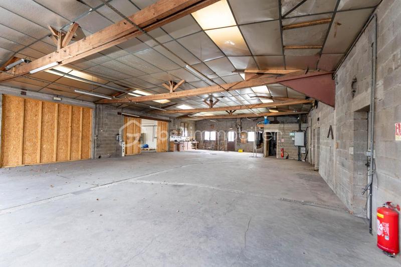 Immeuble - 1 080 m² - 17 pièces