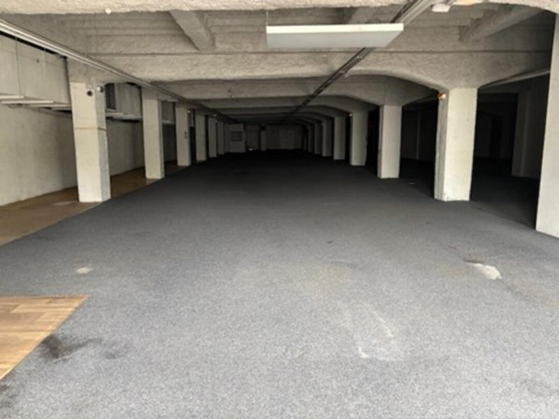 Local commercial - 1 203 m²