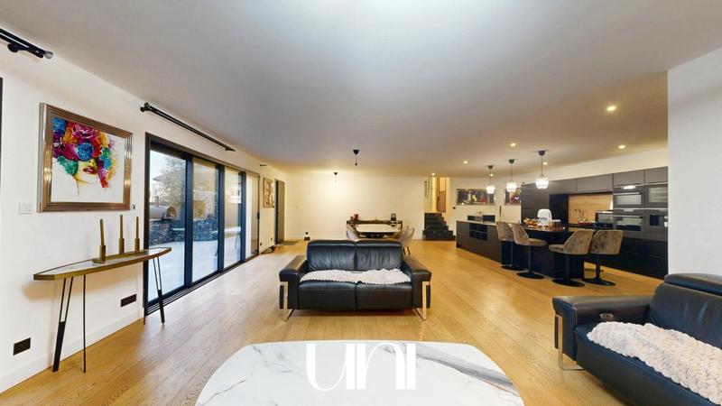 Maison - 160 m² - 6 pièces