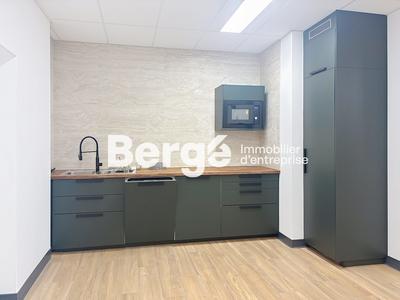 Local d'activités - 152 m²