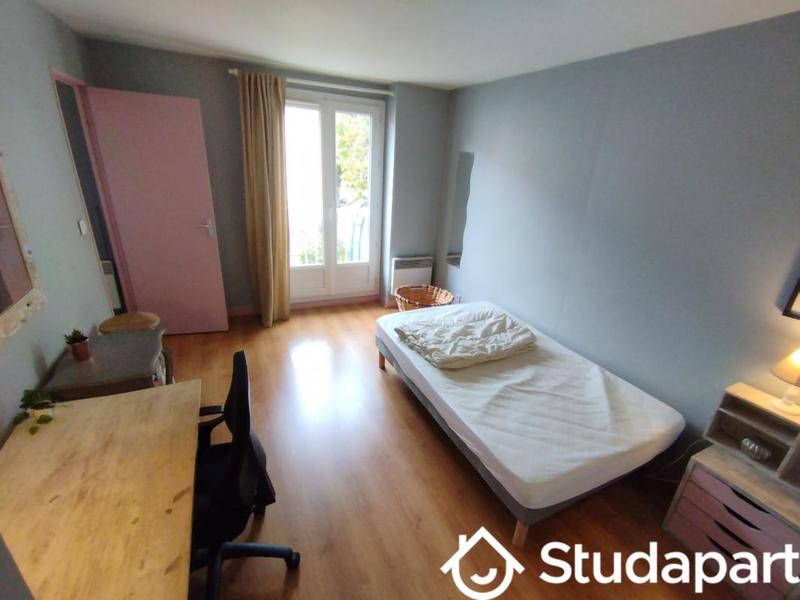 Chambre - 10 m² - 1 pièce