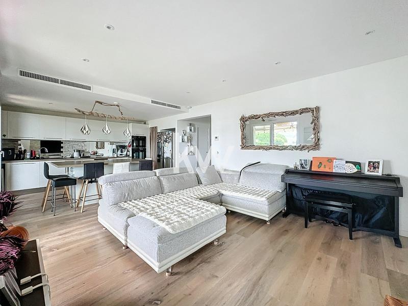 Appartement - 92 m² - 4 pièces