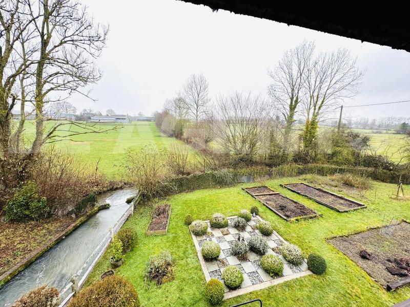 Maison - 264 m² - 7 pièces