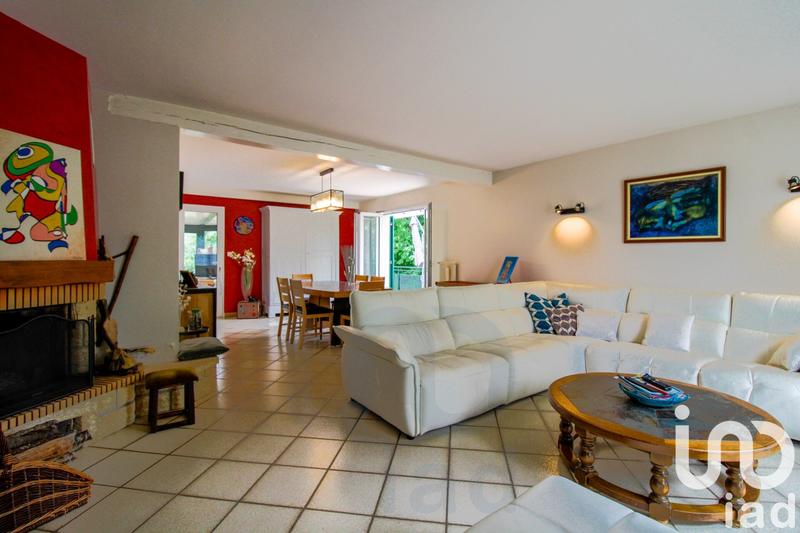 Maison - 225 m² - 10 pièces