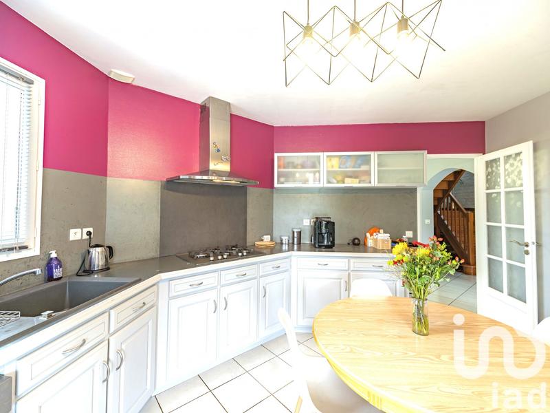 Maison - 205 m² - 9 pièces