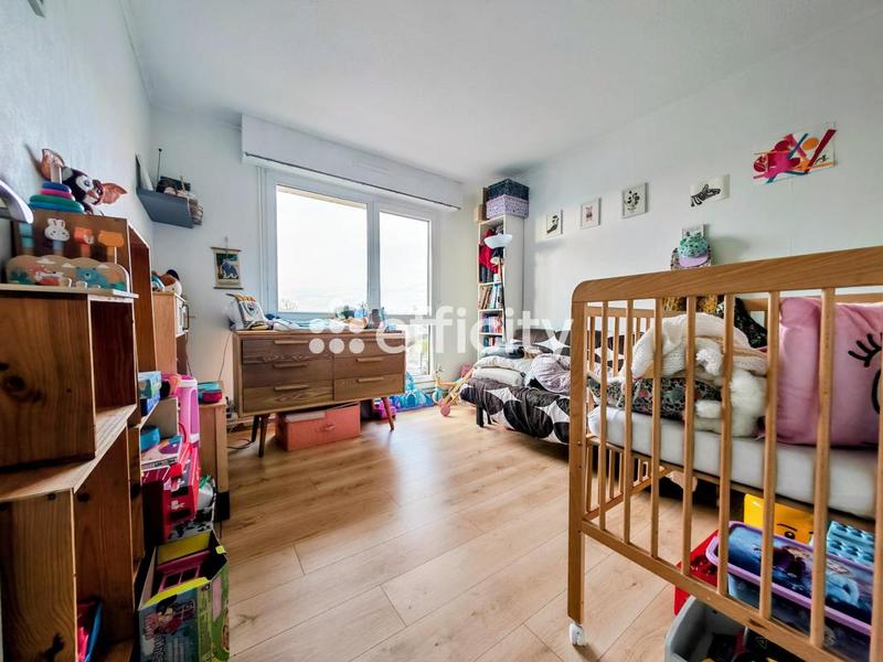 Appartement - 100 m² - 5 pièces