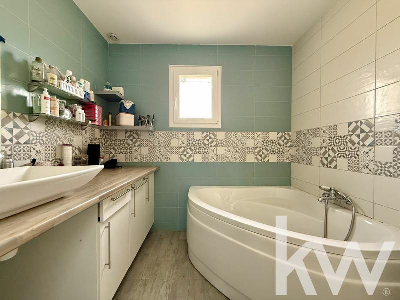 Pavillon - 187 m² - 6 pièces