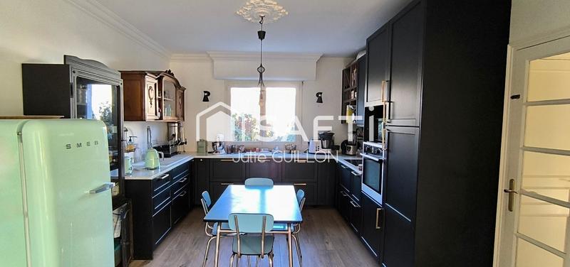 Maison - 172 m² - 8 pièces