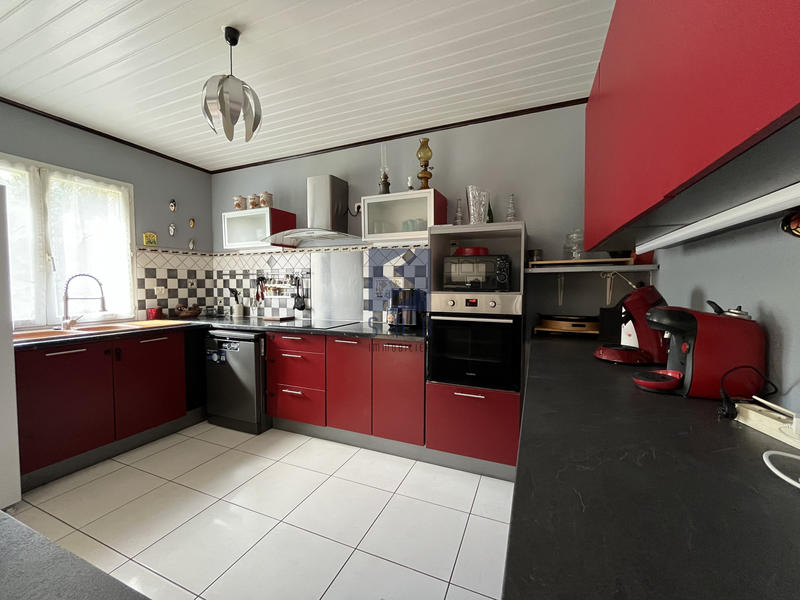 Maison - 175 m² - 9 pièces