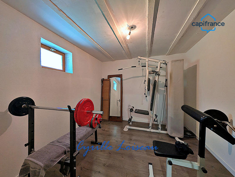 Maison - 172 m² - 12 pièces