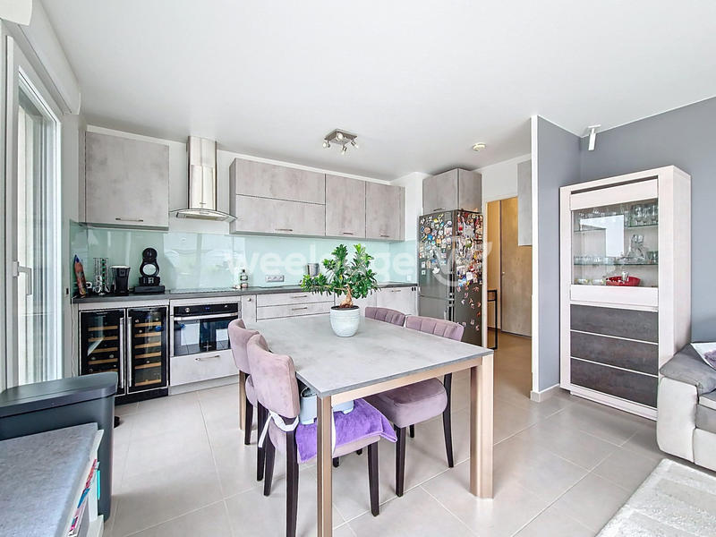 Appartement - 80 m² - 4 pièces