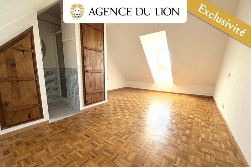 Maison - 240 m² - 10 pièces