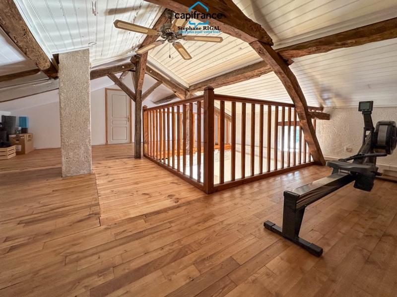 Propriété - 190 m² - 9 pièces