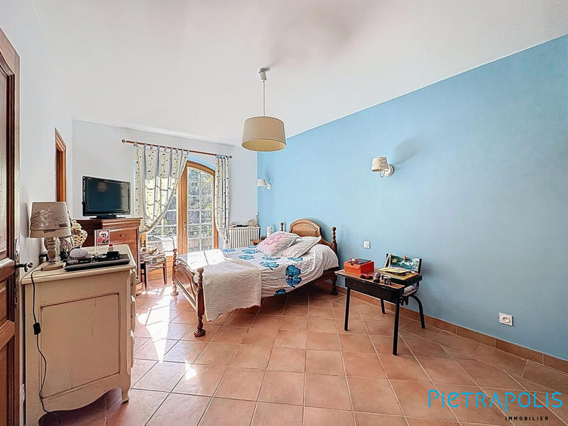 Villa - 287 m² - 8 pièces