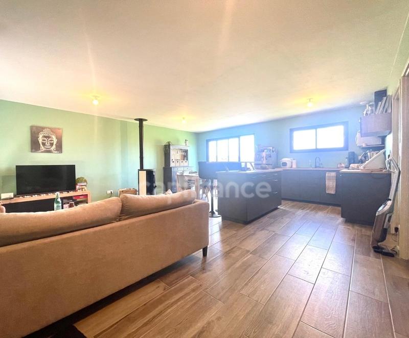 Maison - 93 m² - 4 pièces