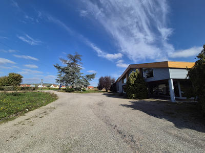 Local d'activités - 900 m²