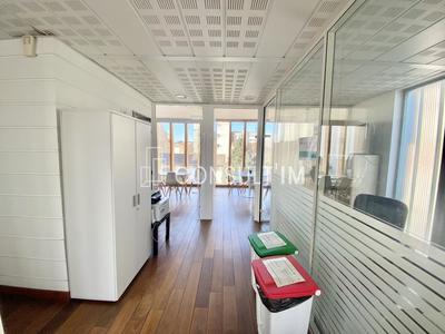 Bureau - 84 m² - 1 pièce