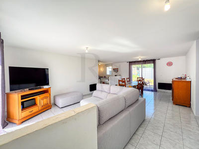 Maison - 90 m² - 5 pièces