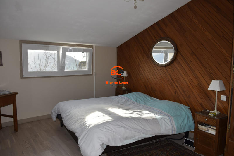 Maison traditionnelle - 160 m² - 5 pièces