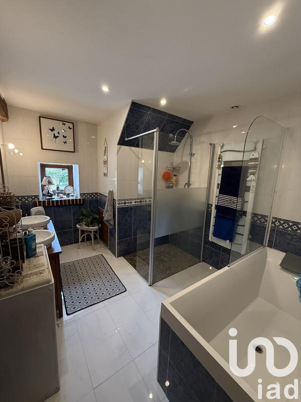 Maison - 186 m² - 7 pièces