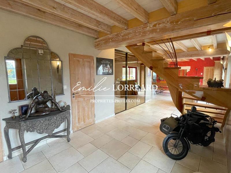 Maison - 480 m² - 13 pièces