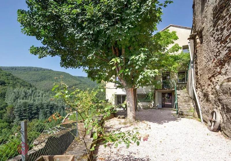Maison de village - 289 m² - 9 pièces