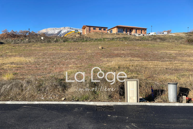 Terrain - 738 m²