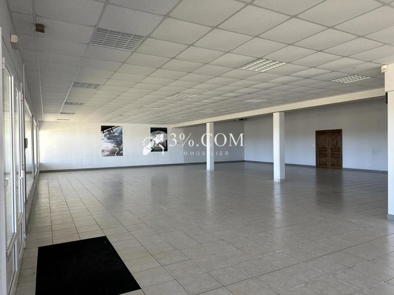 Maison - 639 m² - 12 pièces