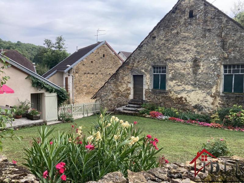 Propriété - 355 m² - 17 pièces