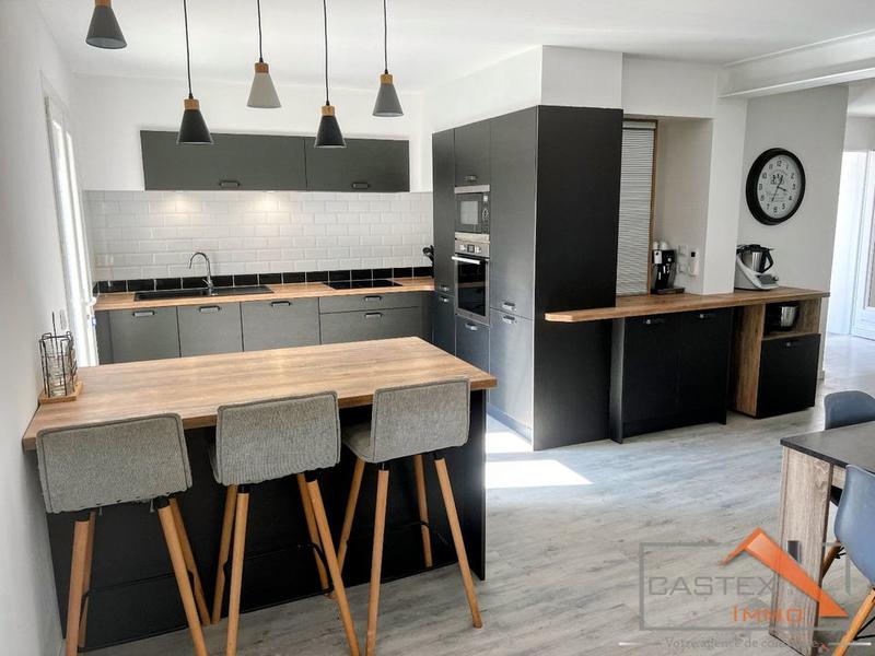 Maison - 179 m² - 6 pièces