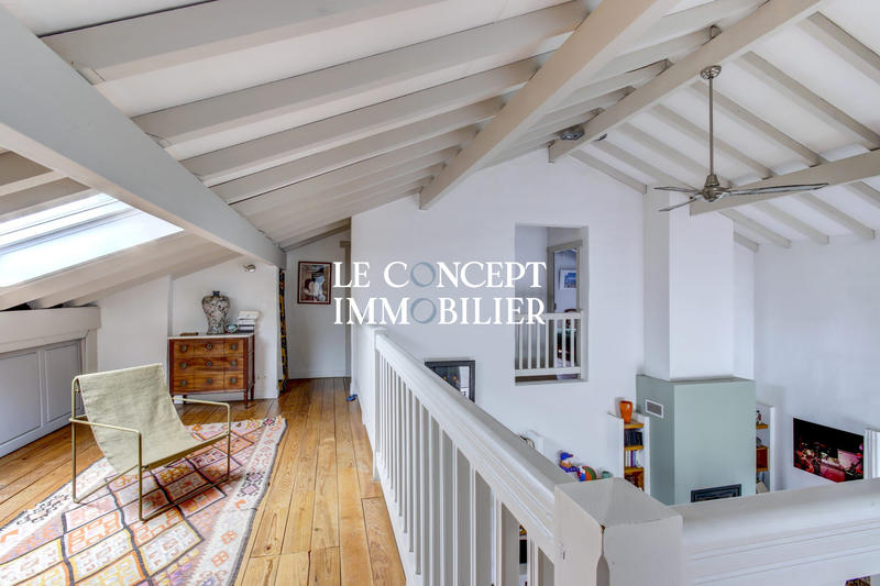 Maison - 205 m² - 6 pièces