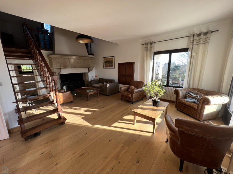 Maison - 298 m² - 9 pièces