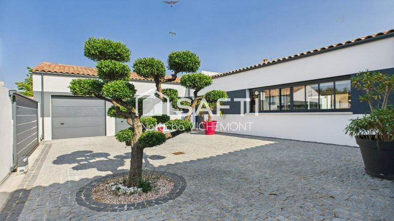 Maison - 223 m² - 5 pièces