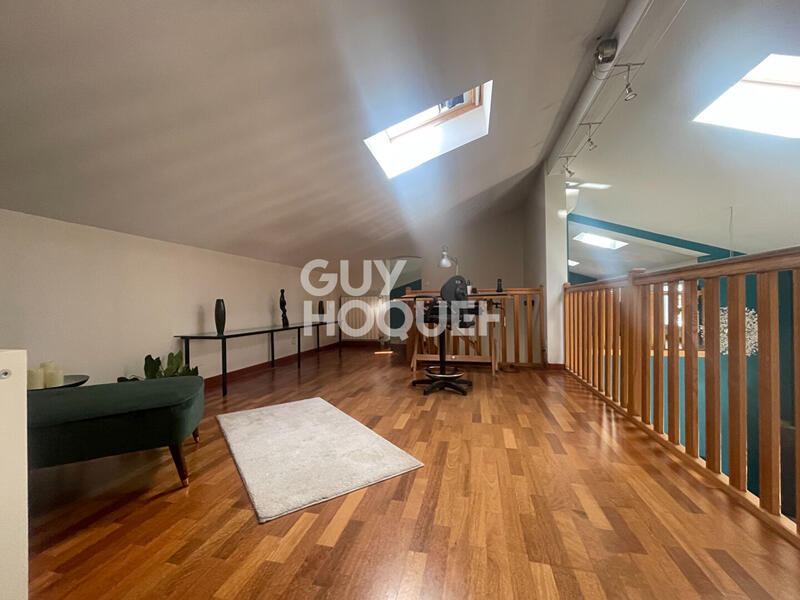 Maison - 208 m² - 4 pièces