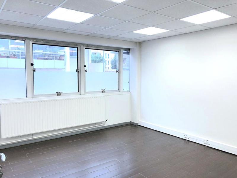 Bureau - 286 m² - 9 pièces