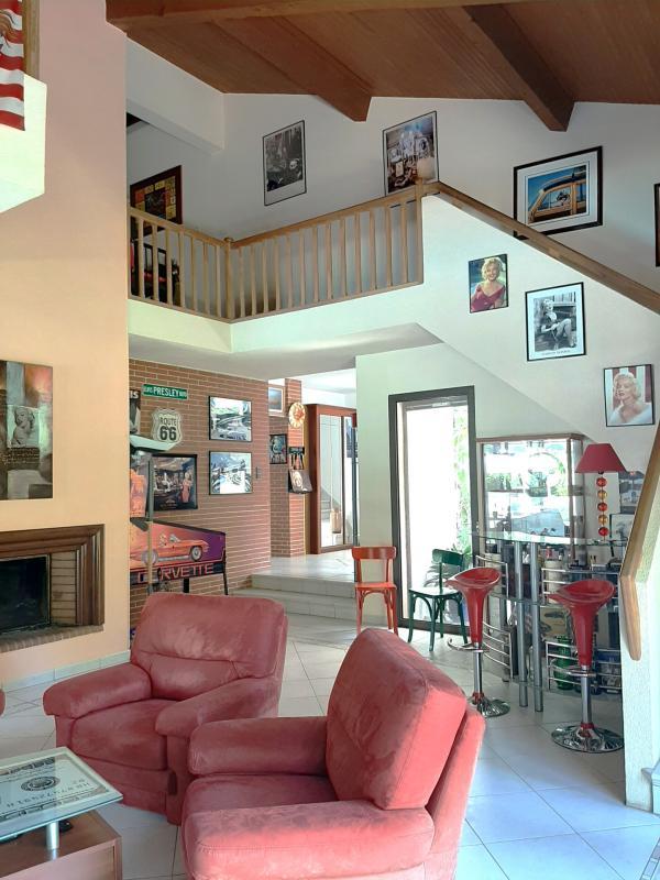 Maison - 212 m² - 7 pièces