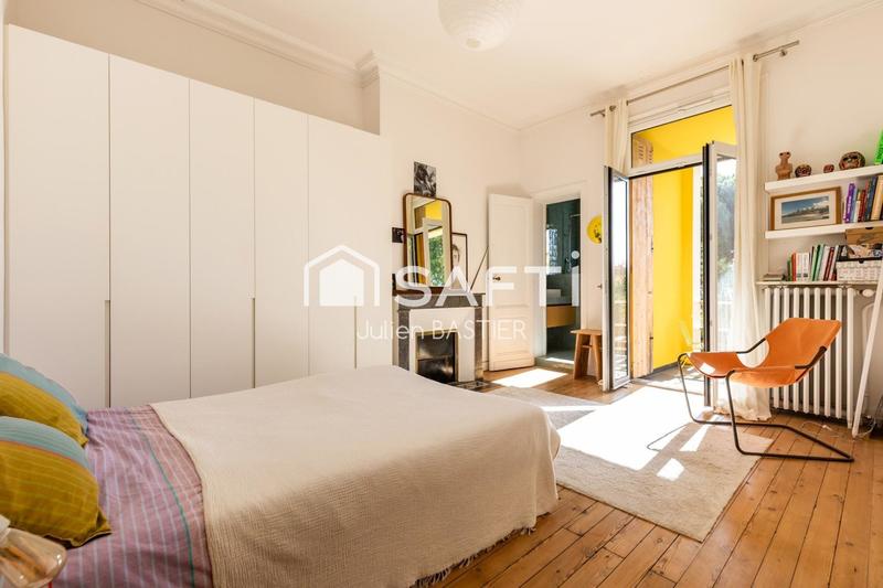 Maison - 320 m² - 11 pièces